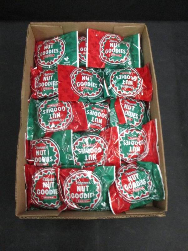 lot 196 image: 30 Nut Goody Bars