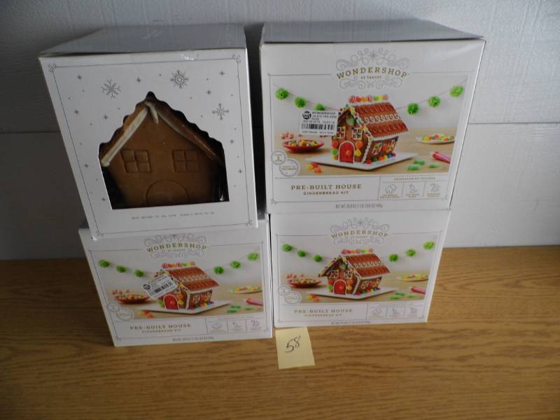 Lot of 4 Gingerbread House Kits