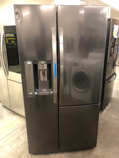 lot 2 image: LG Black Stainless Steel Side by Side Refrigerator