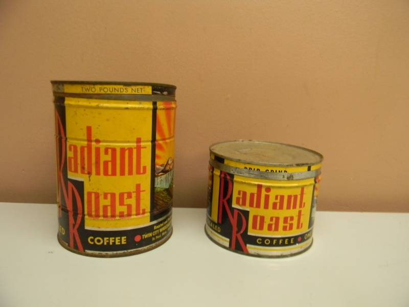 lot 19 image: 2 - VINTAGE ORIGINAL WITH LIDS RADIANT ROAST COFFEE CANS - ORIGINAL 1 & 2LB - SEE PICTURES