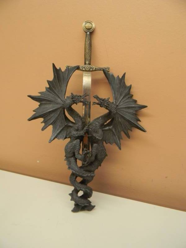 lot 34 image: Double Dragon Dagger Wall Display - STAINLESS STEEL - APPROX 16 - COOL PIECE - SEE PICTURES