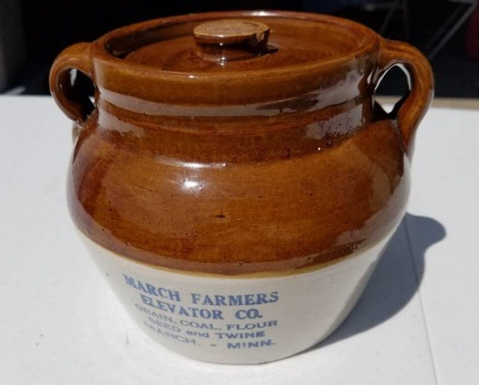 lot 18 image: March Minnesota Farmers Elevator Company Bean Pot w lid