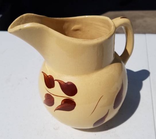 lot 19 image: Vintage Watt Ware Pitcher #16