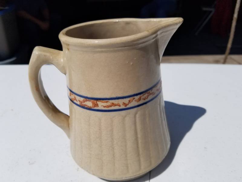 lot 24 image: Red Wing Pitcher pattern Grey Line