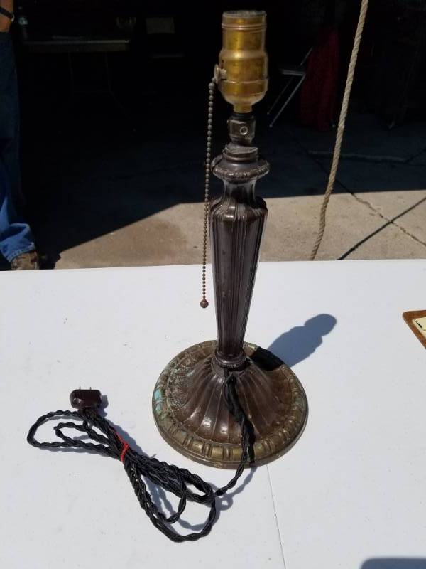lot 28 image: Art Deco Table Lamp
