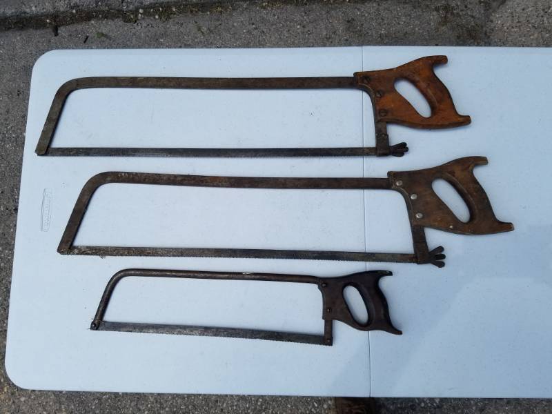 lot 44 image: Lot of 4 meat saws