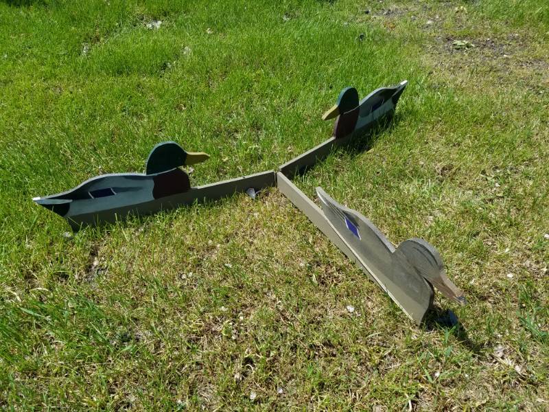 lot 50 image: Foldout Silhouette Duck Decoy