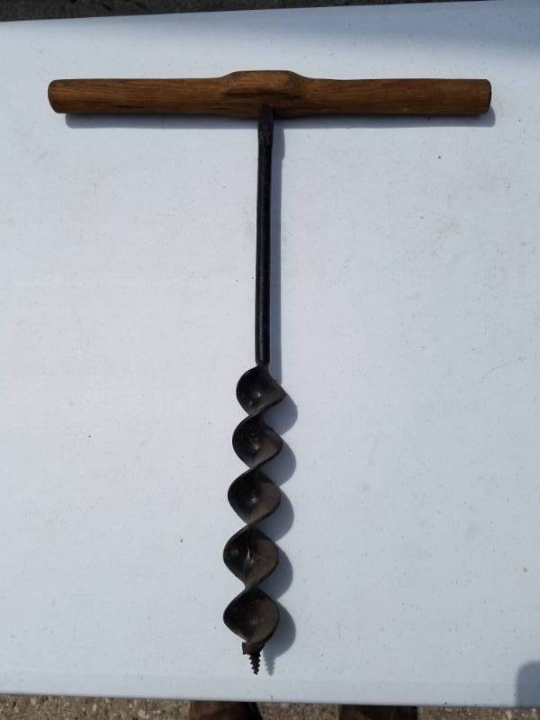 lot 59 image: T-Handle Drill Auger Bit