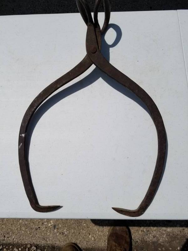 lot 60 image: Vintage Ice Tongs