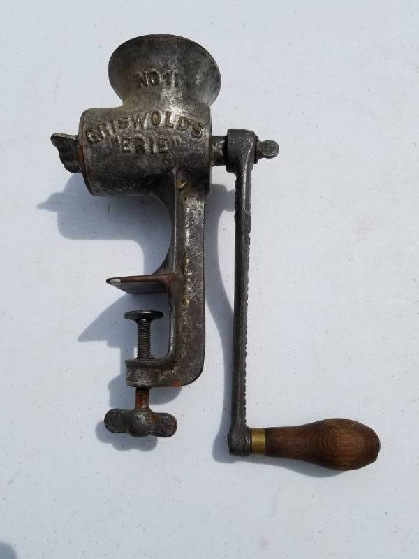 lot 76 image: Griswolds ERIE Table Top Meat Grinder
