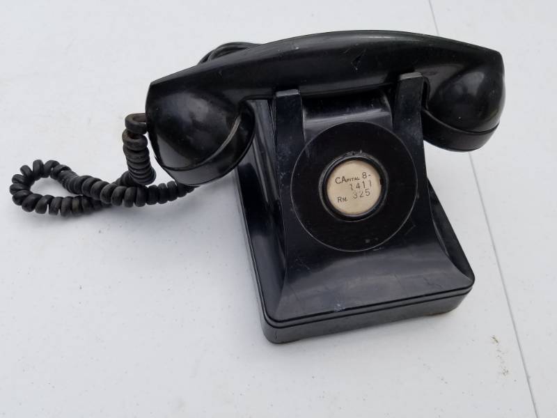 lot 77 image: Vintage Motel Phone from 1940s - 1950s