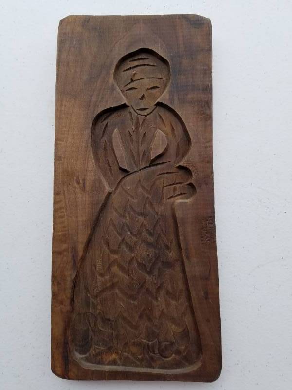 lot 103 image: Old time wood ginger bread cookie mold