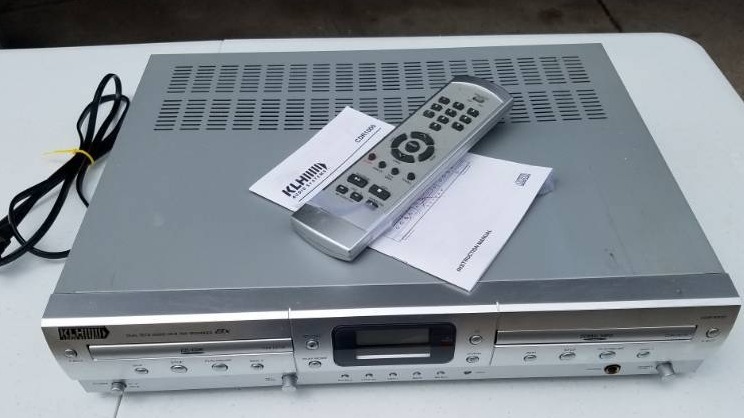 lot 107 image: KLH CDR 100 Audio System w CD RW Recording