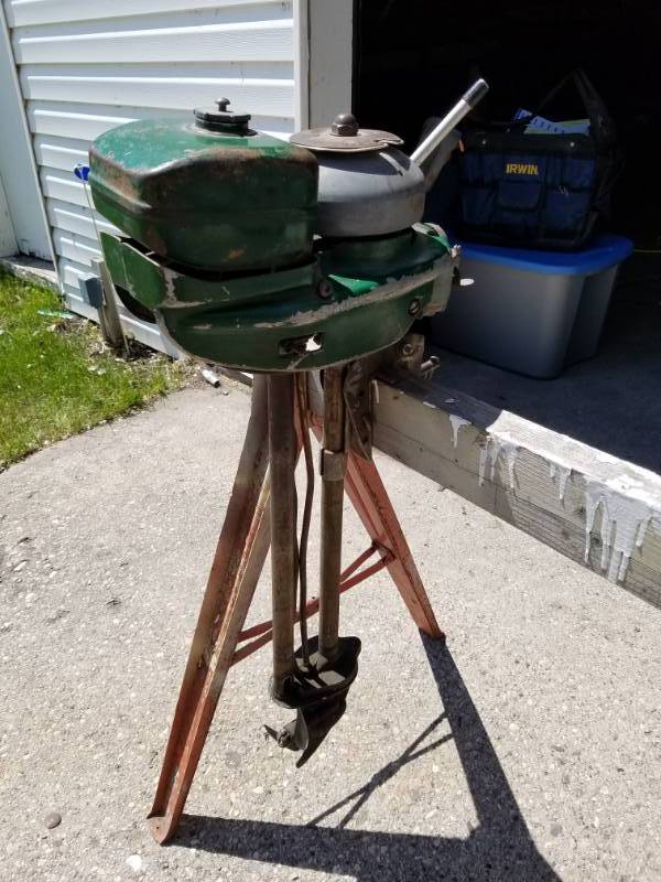 lot 120 image: Vintage Neptune outboard motor Mighty Mite