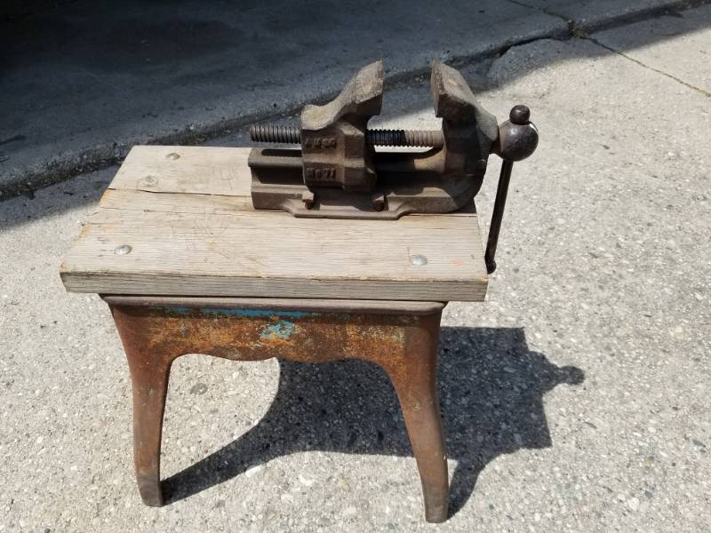 lot 125 image: ATROL Mass No 71 Vise