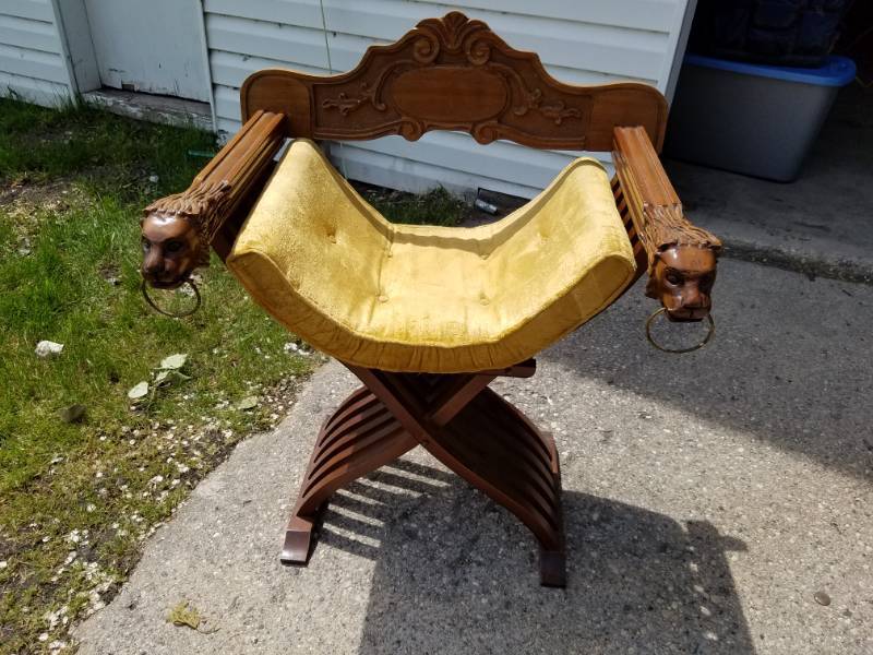 lot 131 image: Lions Arm Chair or Roman Bucket Chair