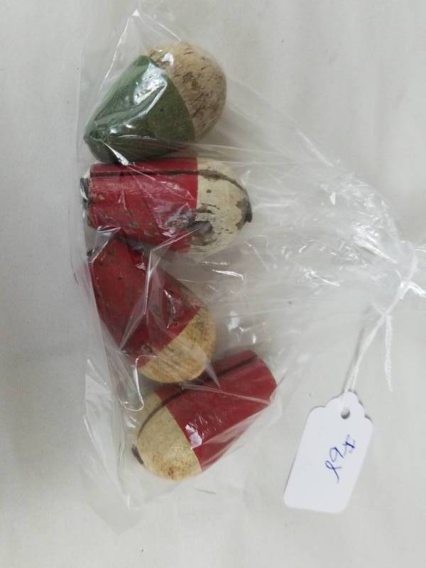 lot 208 image: 4 small wooden Floats