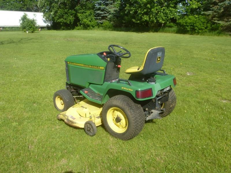 John Deere 425 Lawn Tractor AWS