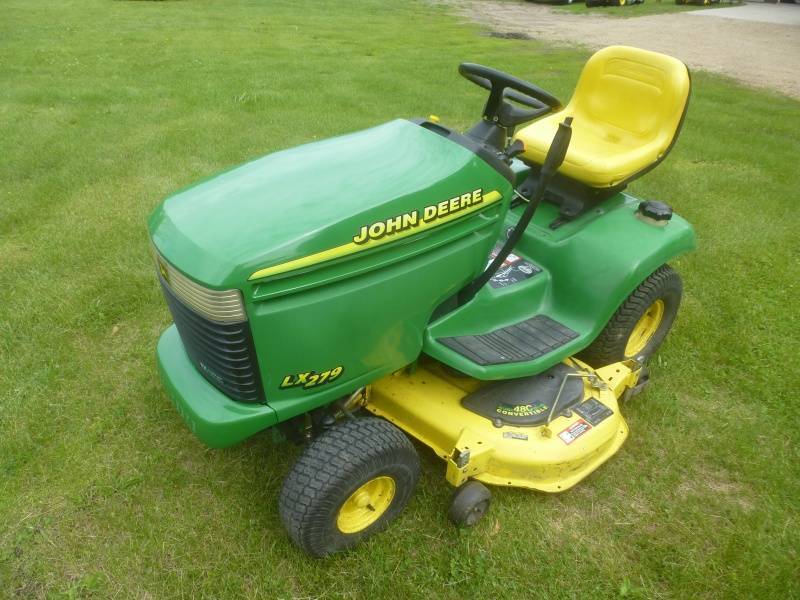 John Deere LX 279 Tractor