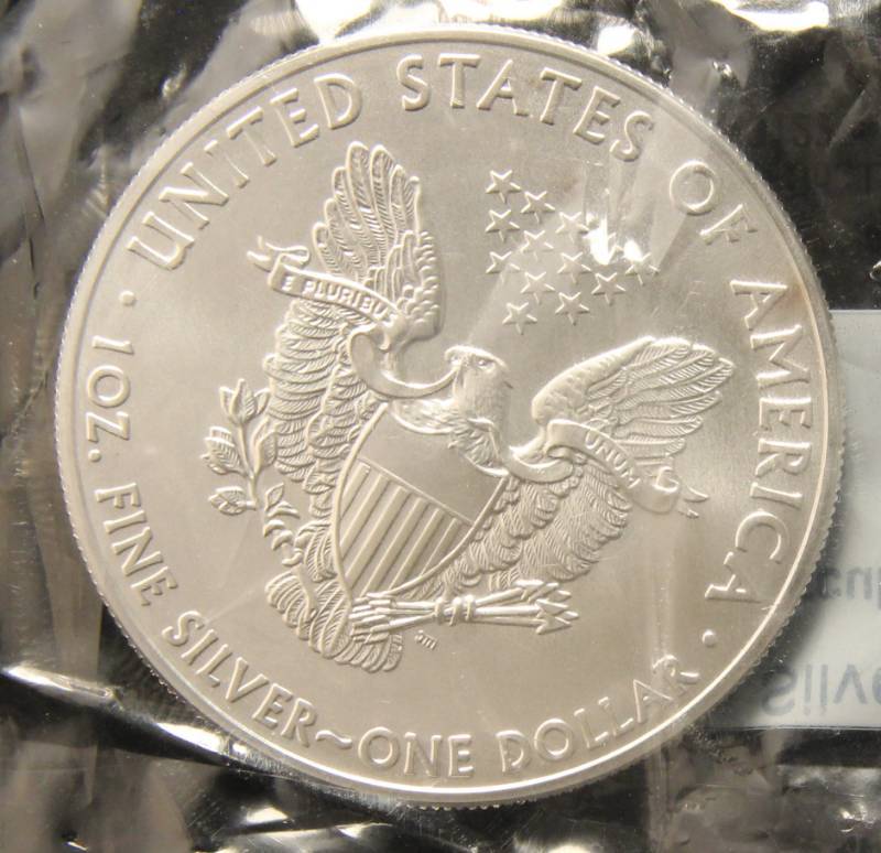 2011 AMERICAN SILVER EAGLE 1 TROY OZ. .999 FINE SILVER DOLLAR