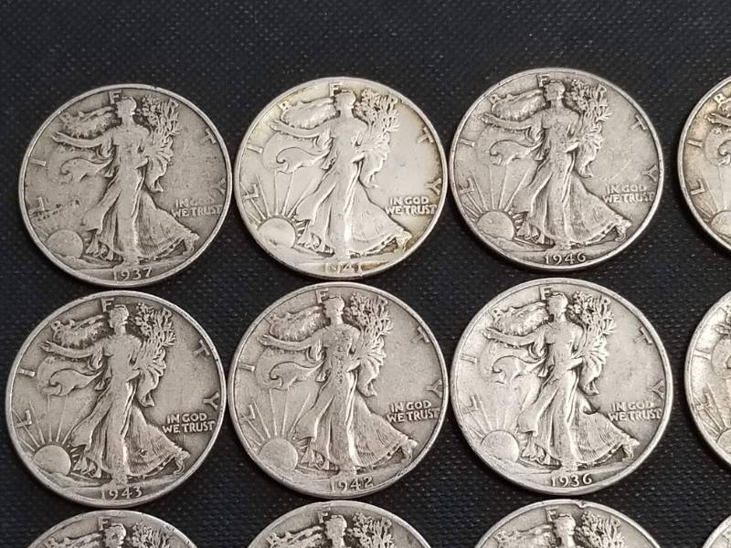 GROUP OF 20 WALKING LIBERTY SILVER HALF DOLLARS