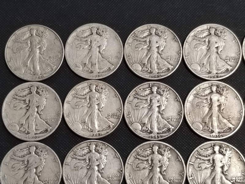 GROUP OF 20 WALKING LIBERTY SILVER HALF DOLLARS