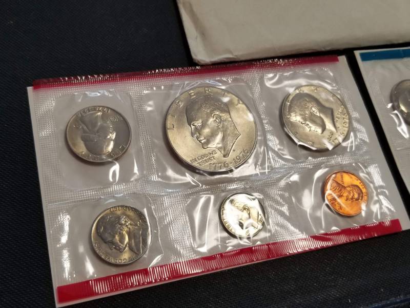 1976 P & D US MINT SET (12 COINS)