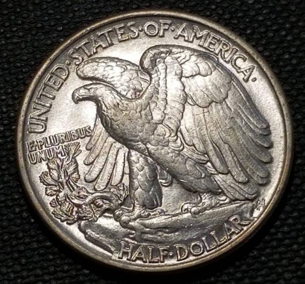 1943 WALKING LIBERTY SILVER HALF DOLLAR UNC
