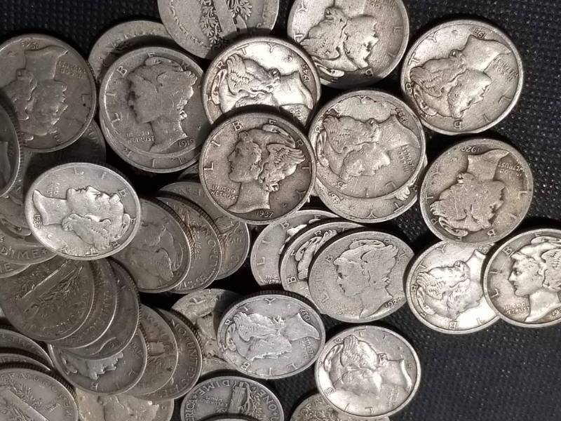 GROUP OF 55 US MERCURY SILVER DIMES