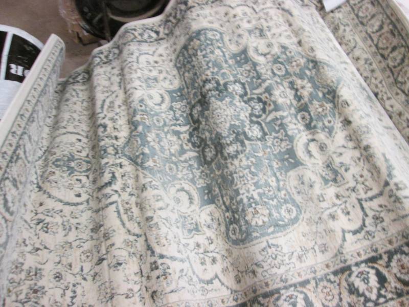 lot 2 image: Bazaar Windsor Cream 5x7 ft Rug Ret...