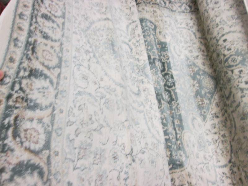 lot 3 image: Bazaar Windsor Cream 5x7 ft Rug Ret...
