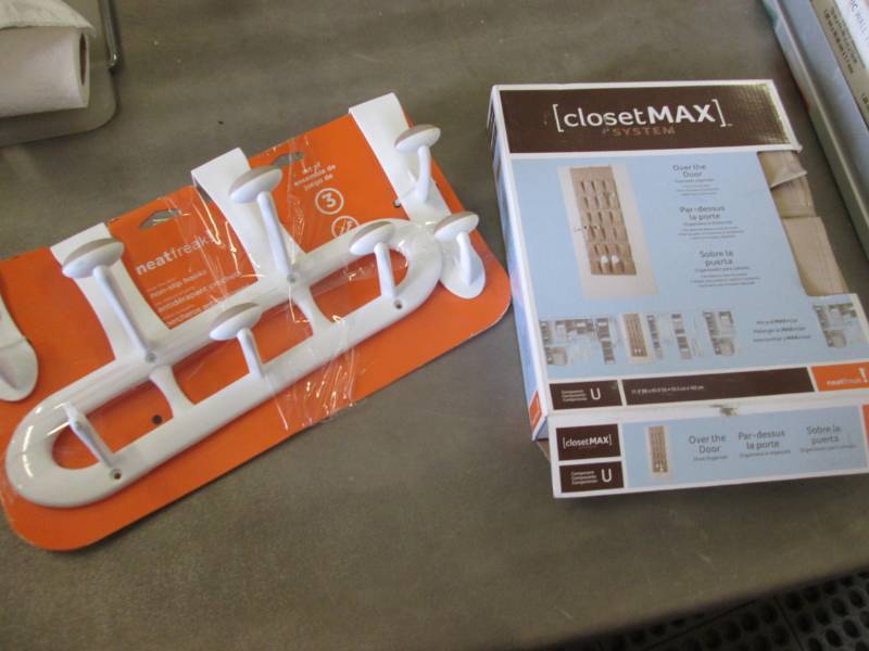 lot 85 image: neatfreak Non-slip Kook Set, 24 Pai...