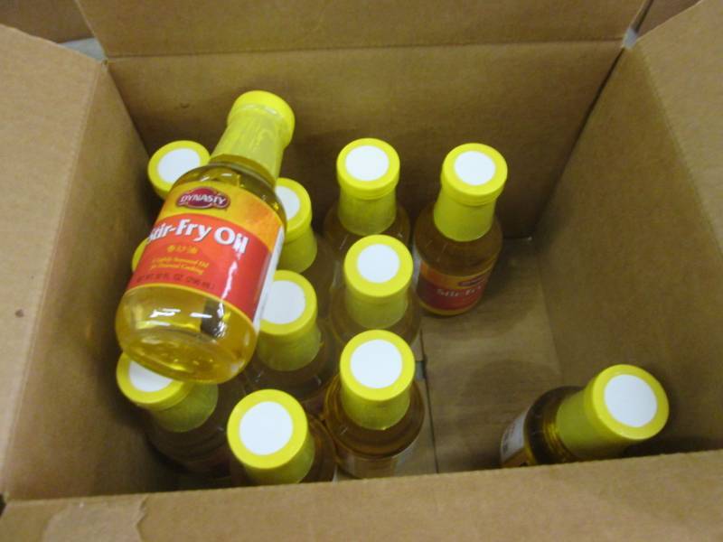 lot 110 image: Case of 12 Dynasty Stir Fry Oil 10 ...