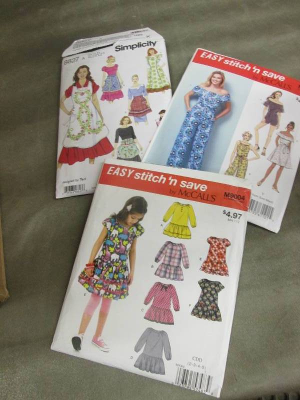 lot 164 image: Box of McCalls & Simplicity Patter...
