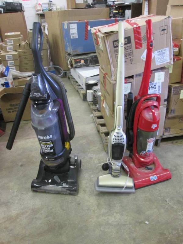 lot 189 image: Lot of 3 Assorted Vacuum Cleaners- ...