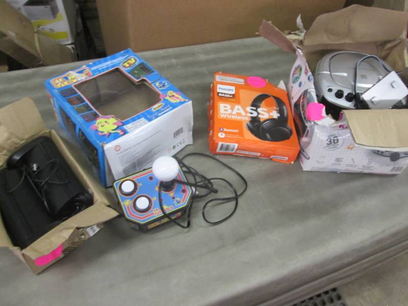 lot 191 image: Karaoke Player, Wireless Headphones...