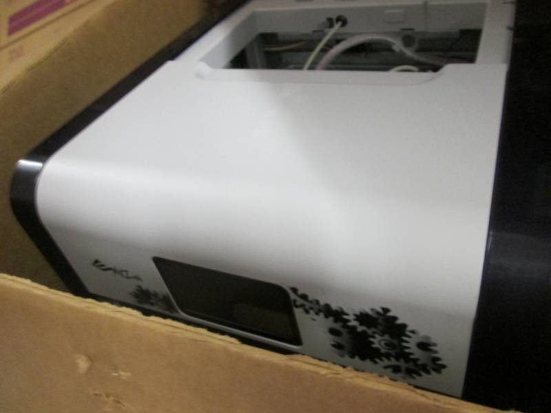 lot 200 image: XYZprinting 3D Printer open box ...