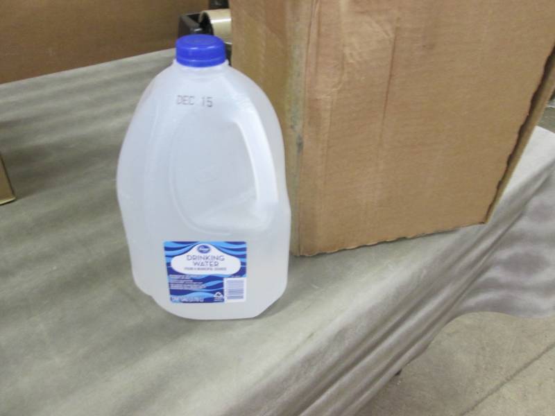 lot 204 image: 3 Cases of 4 Gallons Kroger Drinkin...