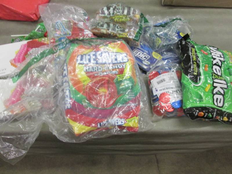lot 306 image: Candy Lot- past date...