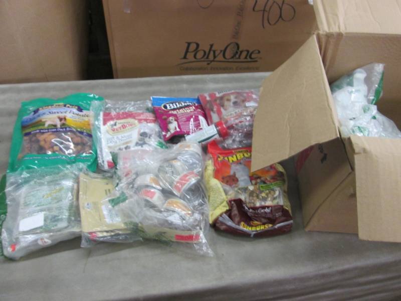 lot 308 image: Pet Items- past date...