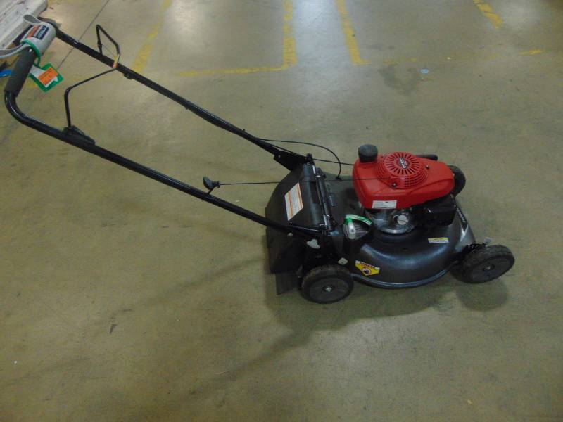 lot 34 image: Honda 21 in. 3-in-1 Variable Speed Gas Walk Behind Self Propelled Lawn Mower with Auto Choke HRR216VKA