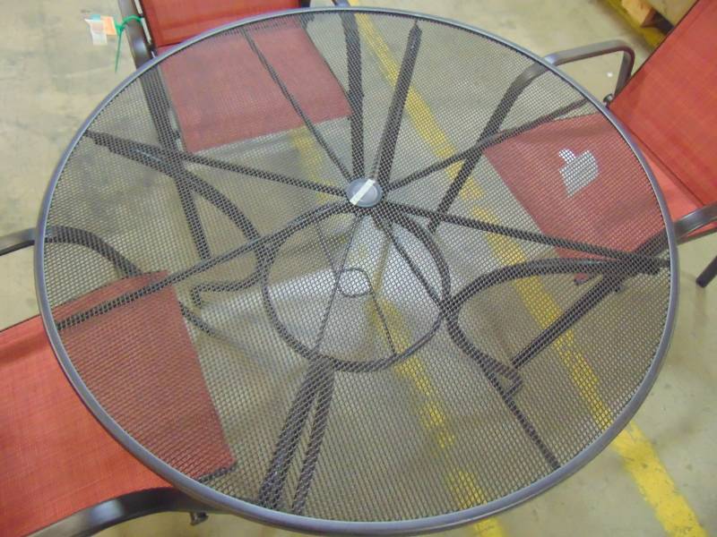 lot 42 image: Hampton Bay Patio Furniture Dining Table & Chairs (4) FTS60704 KTS677K-CC