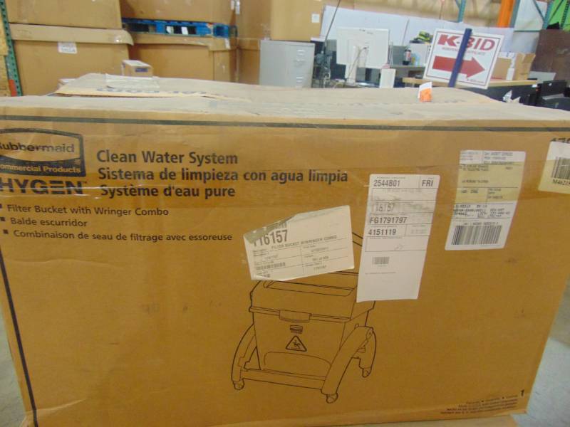 lot 141 image: Rubbermaid Commercial Products HYGEN Clean Water System Filter Bucket with Wringer Combo 1791797