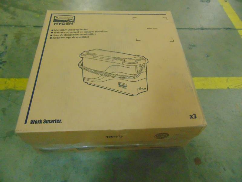 lot 143 image: Rubbermaid Commercial Microfiber Pads Charging Bucket - Gray 1863892