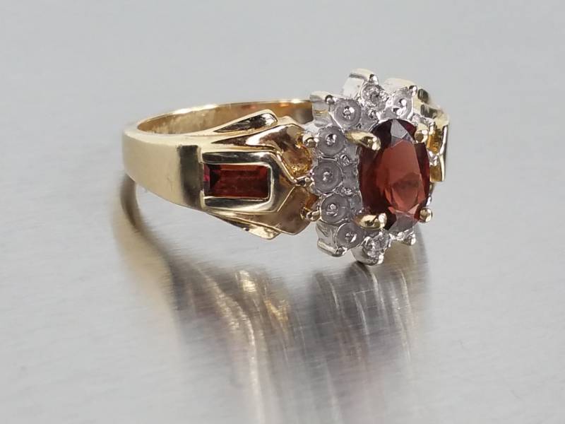 Ladies Garnet and Diamond Estate Ring in 10k Yellow Gold