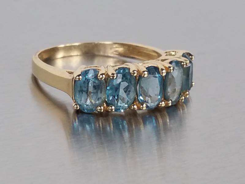 Beautiful Aqua Estate Ring in 10k Yellow Gold