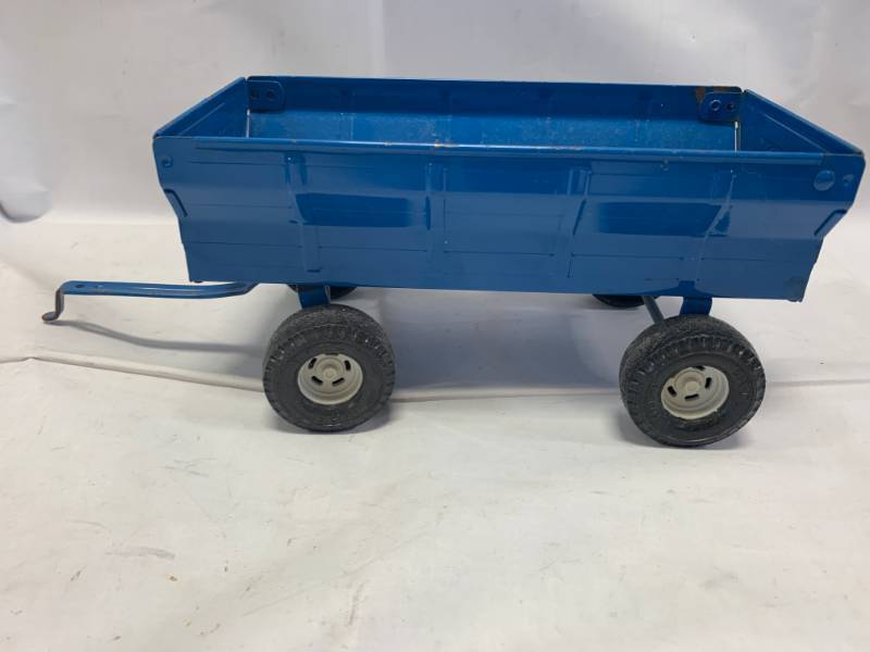 ERTL 132 Blue Grain Cart Wagon