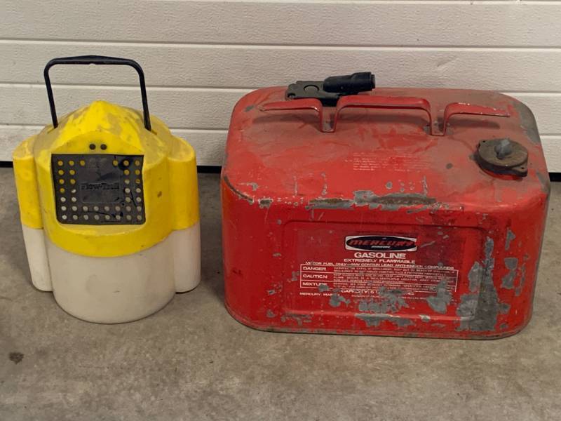 Boat Gas Tank & Minnow Bucket