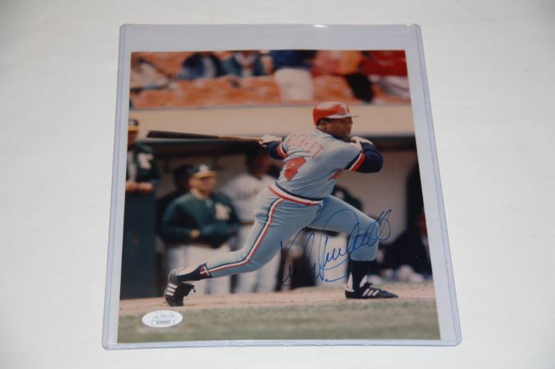 lot 1 image: Kirby Puckett Minnesota Twins 8x10 Photo Auto (JSA COA)