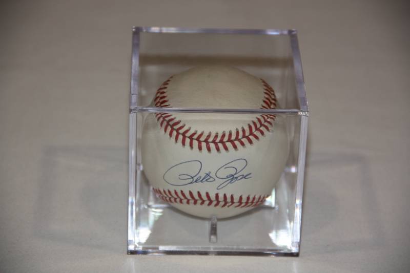 lot 8 image: Pete Rose Cincinnati Reds Single Signed Auto Baseball (JSA COA)